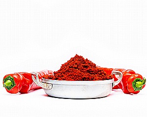 פפריקה חריפה עם שמן 1 ק"ג פפריקה חריפה עם שמן 1 ק"ג